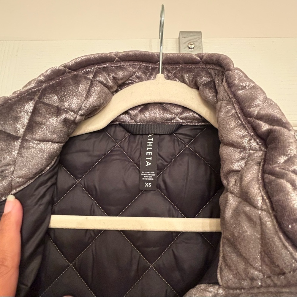 Athleta Whisper Metallic Velvet‎ Vest in Coffee House XS - Picture 11 of 15